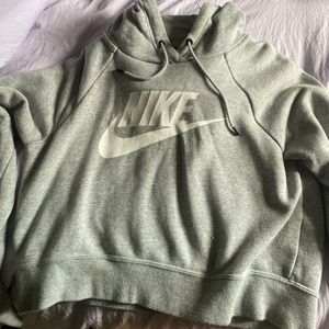 xs cropped hoodie